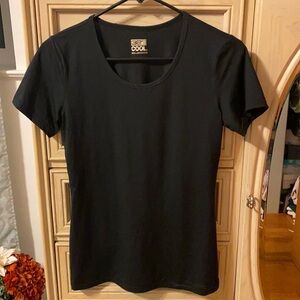 32 Degrees Cool Classic Scoop Neck Tee
